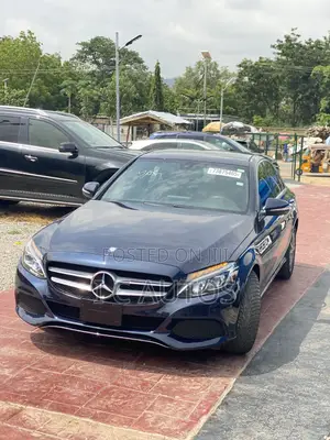 Mercedes-Benz C300 2016 Blue