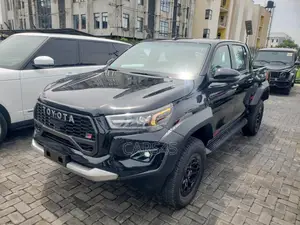 Toyota Hilux 2025 Black