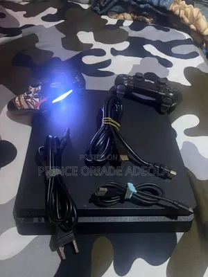 Playstation 4 Slim