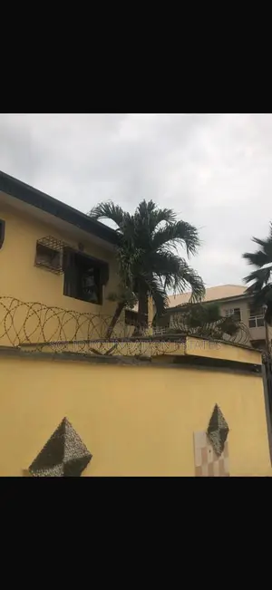 4bdrm Duplex in Igbo-efon for sale