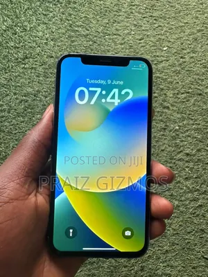 Apple iPhone X 64 GB White