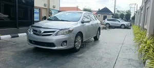 Toyota Corolla XLE 4dr Sedan (1.8L 4cyl 4A) 2009 Silver