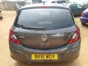 Opel Corsa 1.4 Hatchback 2005 Gray