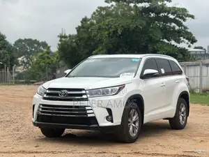 Toyota Highlander XLE V6 4x2 (3.5L 6cyl 6A) 2016 White