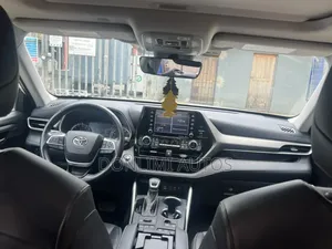 Toyota Highlander XLE 2022 White
