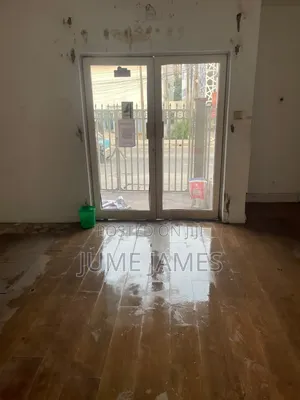 Shop to Let