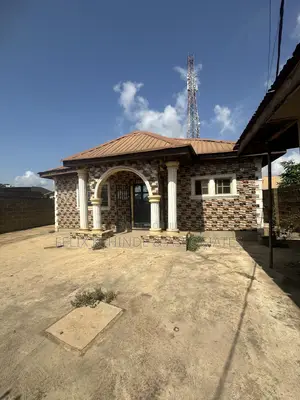 7bdrm Bungalow in Christ Life School , for sale