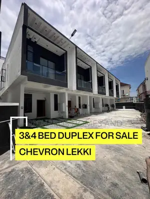 4bdrm Duplex in Chevron for sale