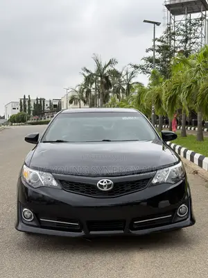 Toyota Camry XLE 4dr Sedan (2.5L 4cyl 6A) 2014 Black