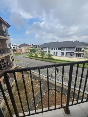 3bdrm Apartment in Pinnock Beach Estate, Osapa london for rent