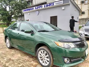 Toyota Camry SE V6 4dr Sedan (3.5L 6cyl 6A) 2013 Green