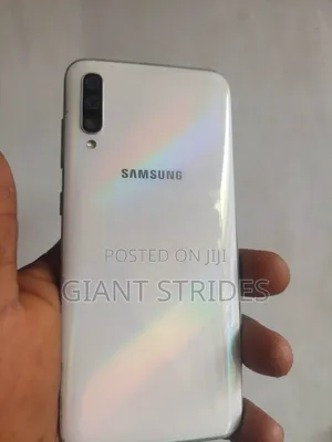 Samsung Galaxy A70 128 GB White