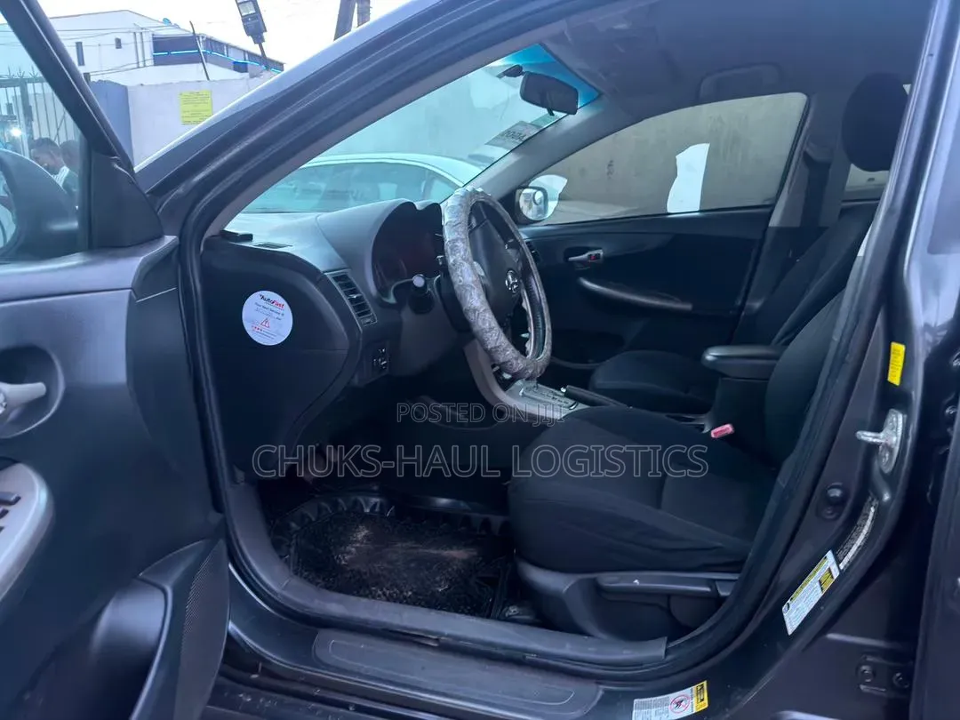 Toyota Corolla 2011 Gray