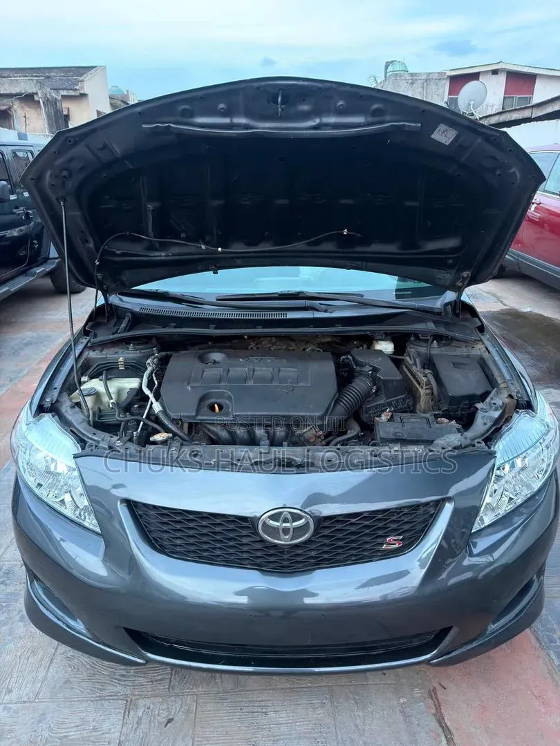 Toyota Corolla 2011 Gray