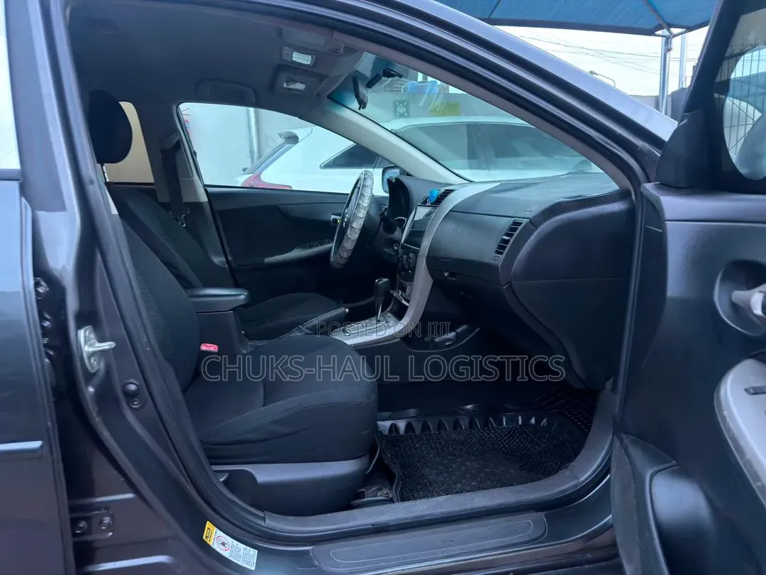 Toyota Corolla 2011 Gray