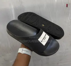 Givenchy Palm