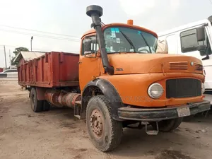 Mercedes-Benz 1999 Orange