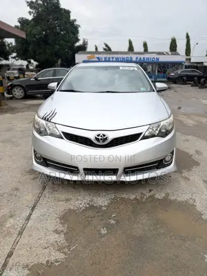 Toyota Camry SE 4dr Sedan (2.5L 4cyl 6A) 2012 Silver