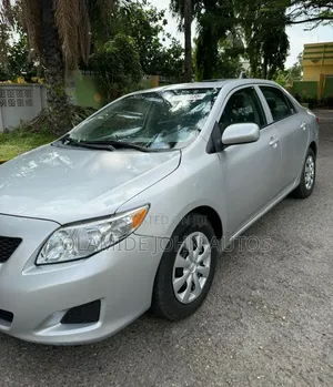Toyota Corolla LE 4dr Sedan (1.8L 4cyl 4A) 2010 Silver