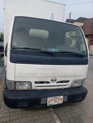 Nissan Container Body Truck