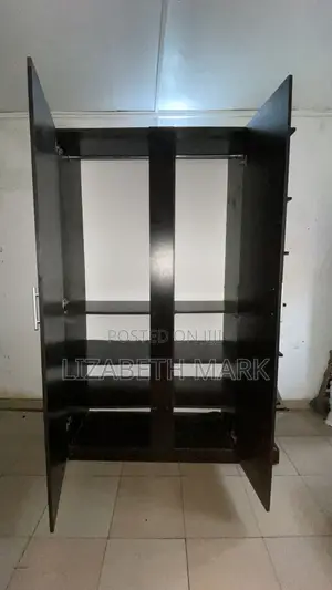Wardrobe With Rack