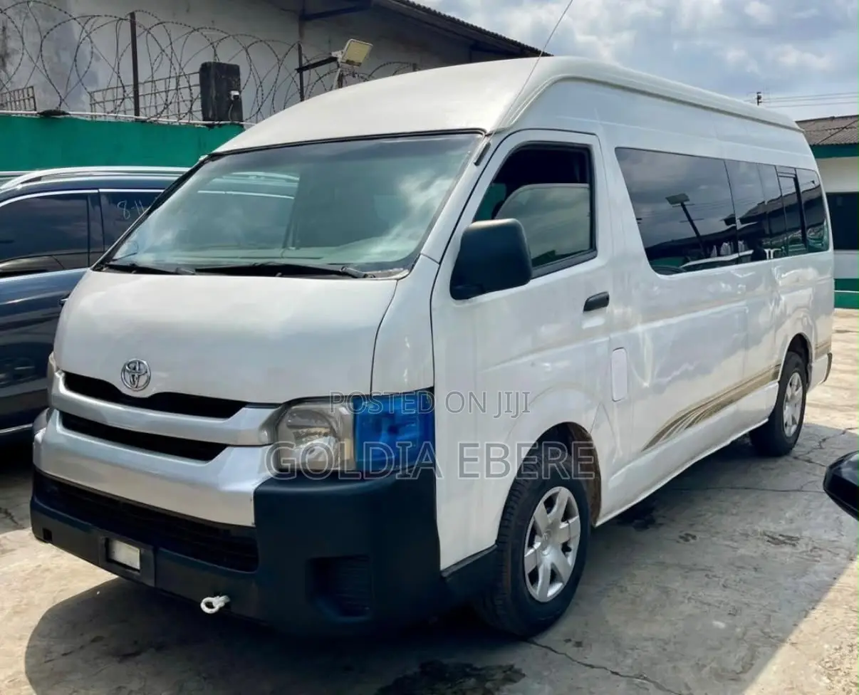 Toyota HiAce 2022 White