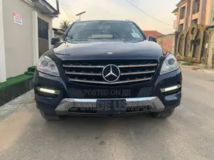 Mercedes-Benz M Class ML350 4MATIC 4dr SUV AWD (3.5L 6cyl 7A) 2014 Blue