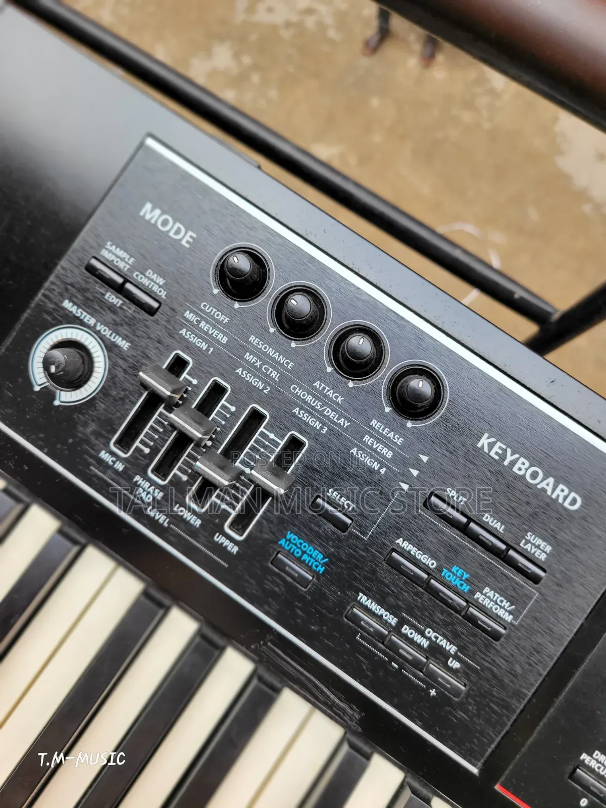 Roland Juno-Ds