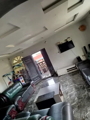 3bdrm Block of Flats in Alagbado for sale