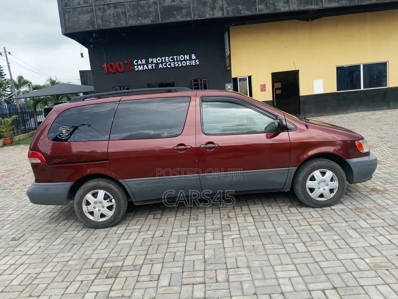 Toyota Sienna 2002 Red