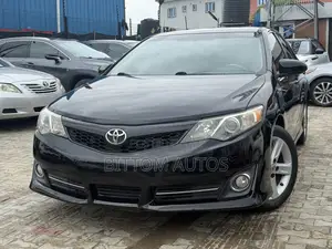 Toyota Camry SE 4dr Sedan (2.5L 4cyl 6A) 2013 Black