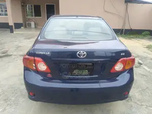 Toyota Corolla 2010 Blue