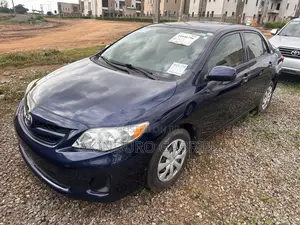 Toyota Corolla LE 4dr Sedan (1.8L 4cyl 4A) 2013 Blue