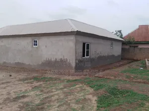 5bdrm House in Nil, Chikun for sale
