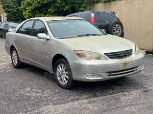 Toyota Camry 2005 Silver