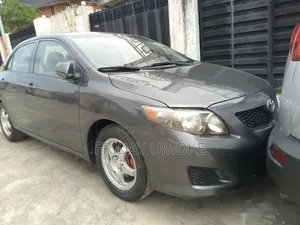 Toyota Corolla LE 4dr Sedan (1.8L 4 cyl 4A) 2009 Gray