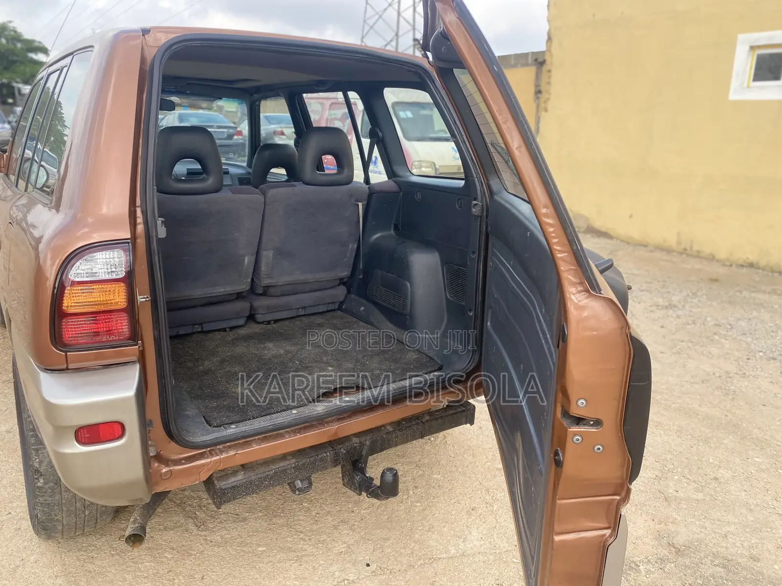 Toyota RAV4 Automatic 2000 Brown