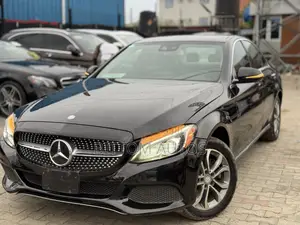 Mercedes-Benz C300 Sport 4Matic Sedan AWD (2.0L 4cyll 7A) 2016 Black