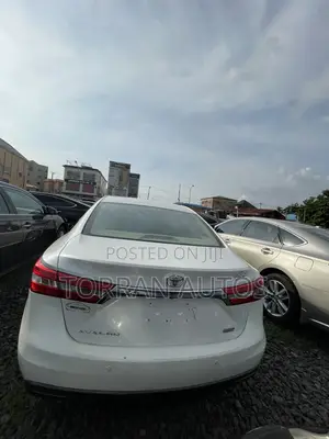 Toyota Avalon Hybrid Limited 2013 White
