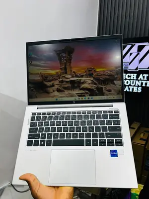 Laptop HP EliteBook 840 G10 16GB Intel Core i7 SSD 256GB