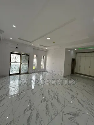 1bdrm Shared Apartment in Ikota for rent