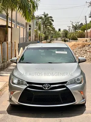 Toyota Camry 2016 Gold