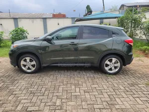 Honda HR-V 4dr SUV (1.5L 4cyl CVT) 2016 Green