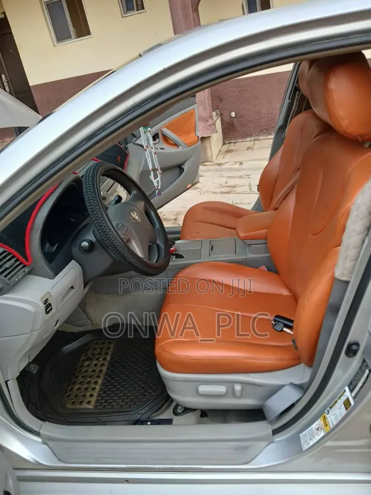 Toyota Camry 2010