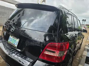 Mercedes-Benz GLK-Class 350 4MATIC 2010 Black