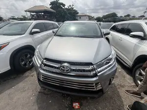 Toyota Highlander Limited V6 4x4 (3.5L 6cyl 6A) 2016 Silver