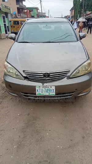 Toyota Camry 2004 Silver