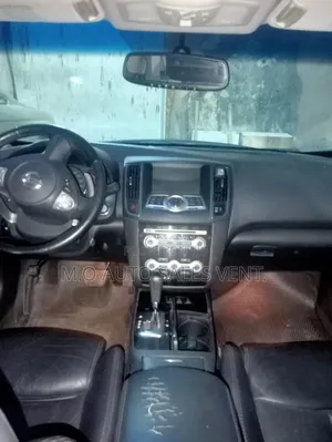 Nissan Maxima 2012 Black