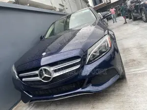 Mercedes-Benz C300 2017 Blue