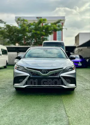 Toyota Camry 2021 Gray
